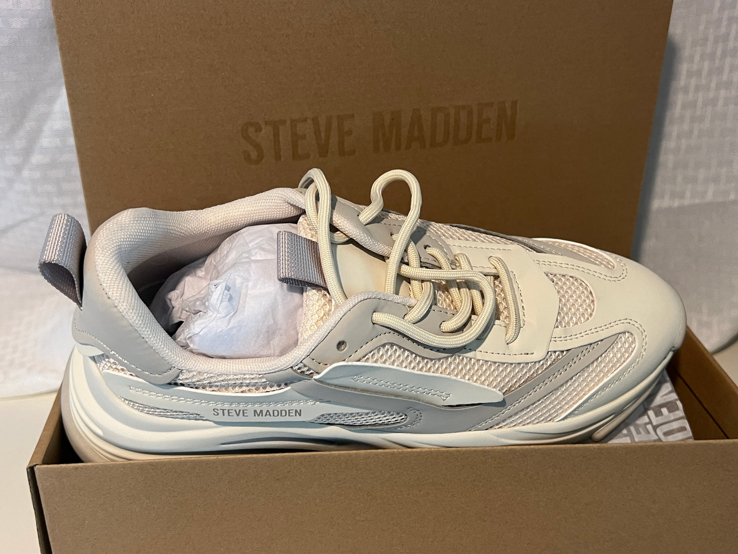 Steve Madden “Possession” Chunky Sneakers – Bone/Khaki (Brand New in Box) SIZE 9