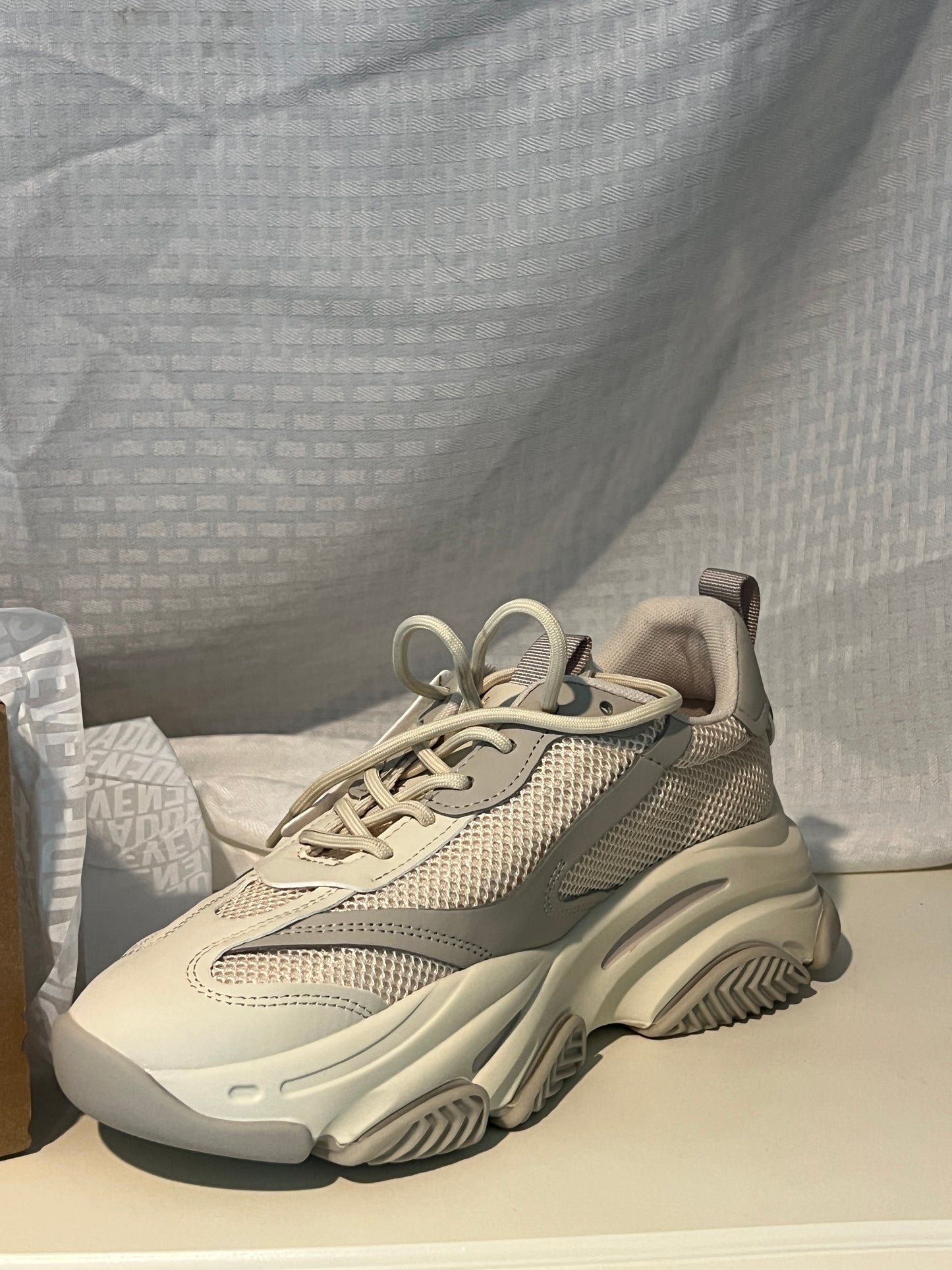 Steve Madden “Possession” Chunky Sneakers – Bone/Khaki (Brand New in Box) SIZE 9