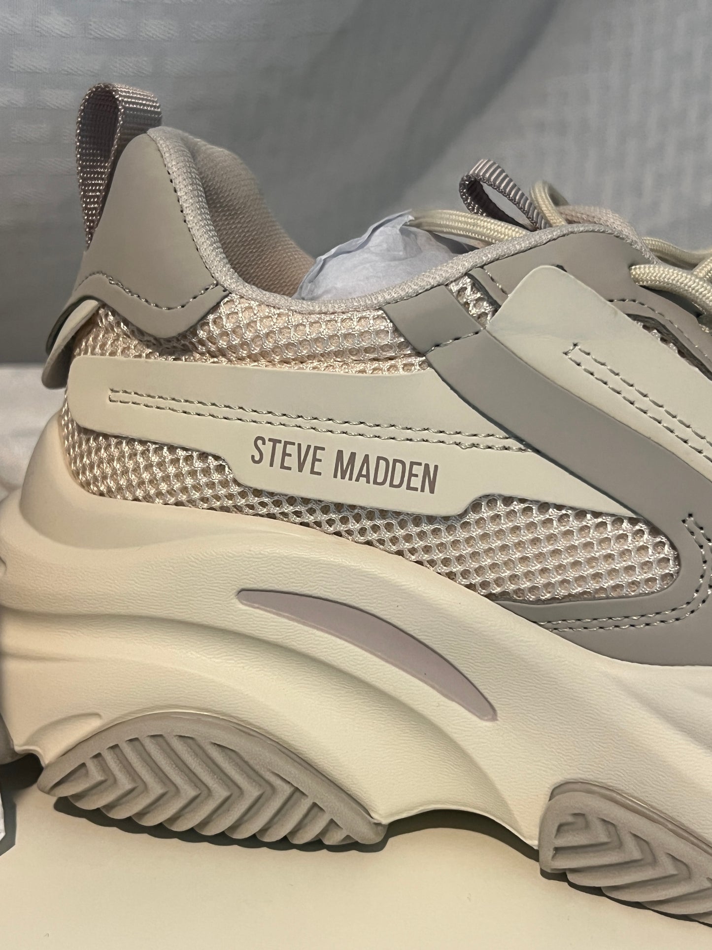 Steve Madden “Possession” Chunky Sneakers – Bone/Khaki (Brand New in Box) SIZE 9